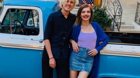 Словно школьница: Наталья Водянова демонстрирует точеную фигуру в эффектном мини