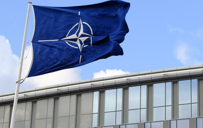 НАТО скликає військовий комітет, серед тем - Україна