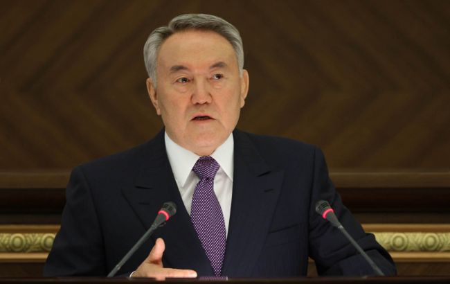 Казахстан відпустив курс тенге на прохання експортерів і бізнесу, - Назарбаєв
