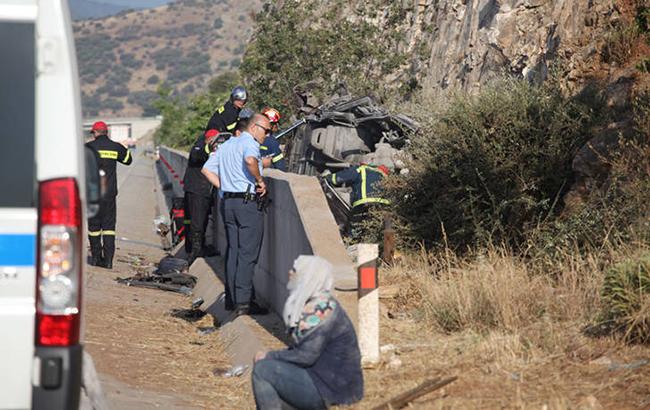В Греции перевернулся автобус с мигрантами, есть жертвы