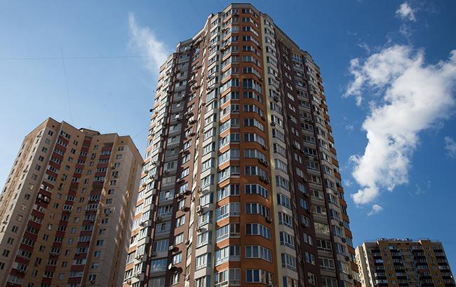 "Находился в шоковом состоянии": в Киеве мужчина выпрыгнул с 9-го этажа