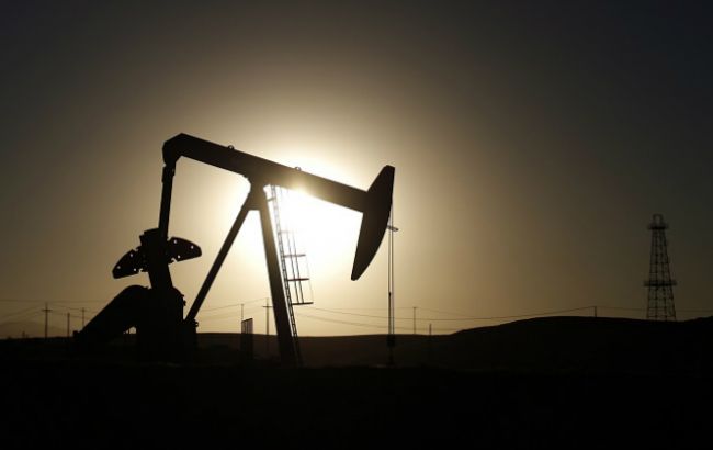 Мировые цены на нефть начали снижение