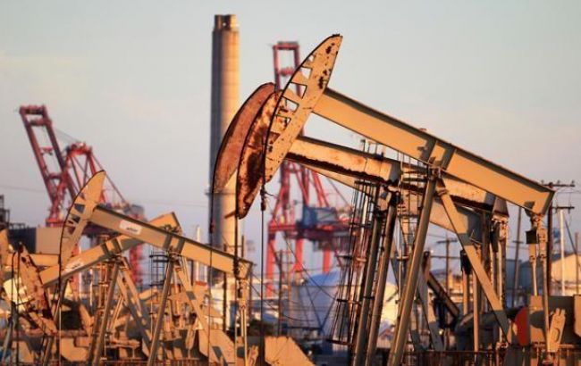 Ціна на нафту Brent тримається близько 53 дол./бар