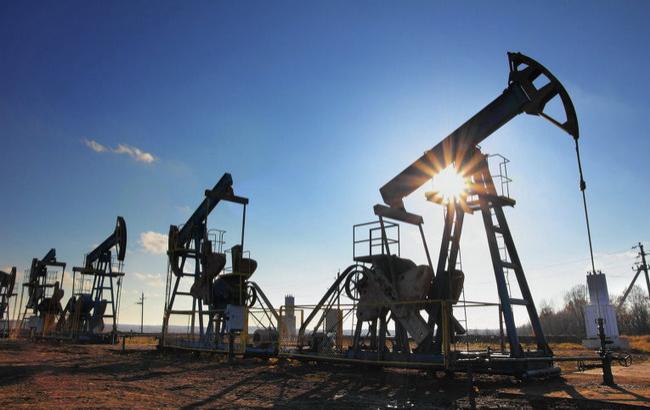 Ціна на нафту Brent опустилася нижче 44 доларів за барель