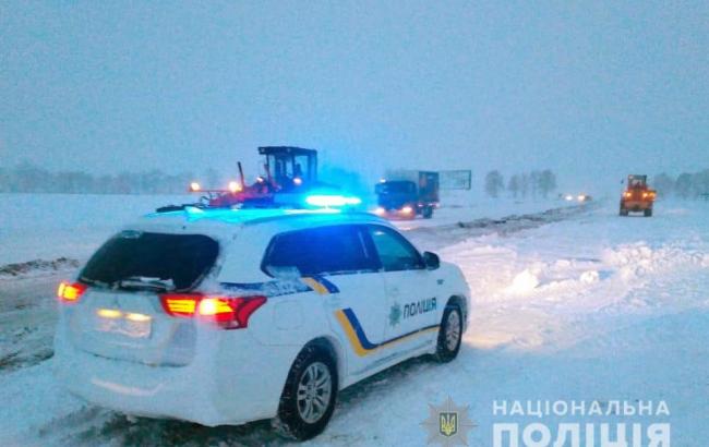 В Нацполиции рассказали о ситуации на дорогах из-за снегопадов в Украине