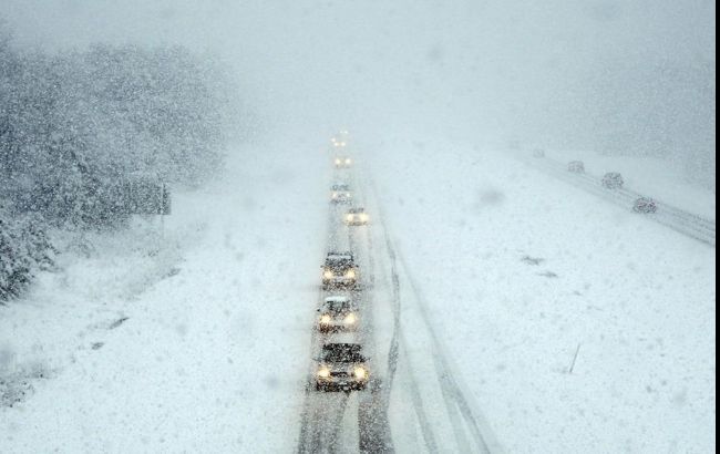 Негода в Україні: у Карпатах та Хмельницькій області оголошено штормове попередження