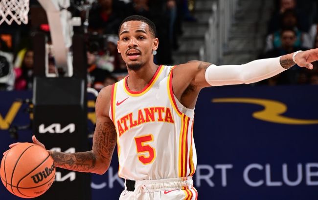 Плеймейкер "Атланты" совершил победный бросок под сирену после соло: момент дня в НБА