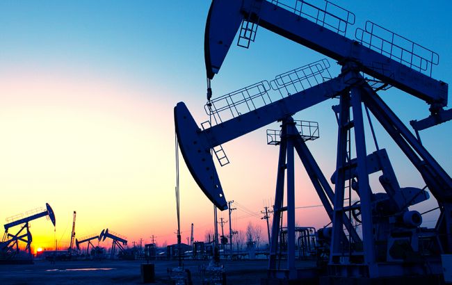 Нафта Brent торгується вище 55 доларів за барель