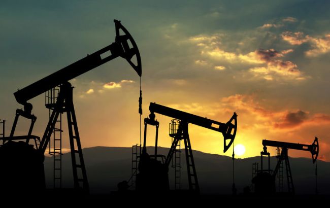 Ціна нафти Brent опустилася нижче 56 доларів за барель