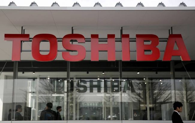 Акции Toshiba упали на 42% за 3 дня