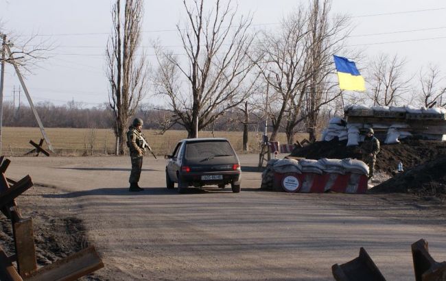 У Донецькій обл. прикордонники виявили 470 тис. грн під обшивкою в авто