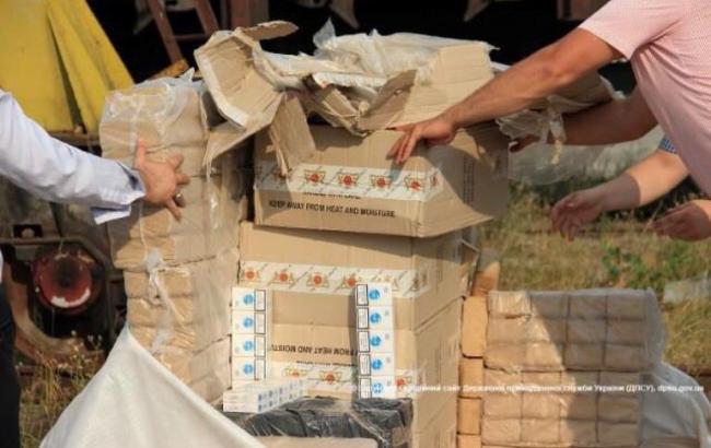 В Закарпатской обл. правоохранители обнаружили более 300 ящиков контрабандных сигарет
