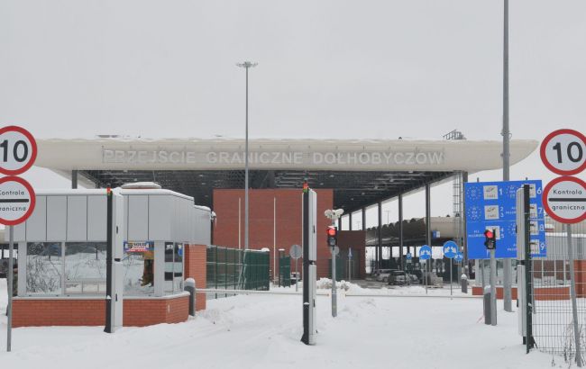 Україна продовжила дію пішохідного переходу з Польщею