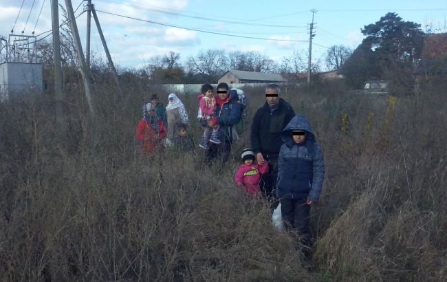 На Закарпатті на кордоні затримали 11 афганців, 7 із яких - діти