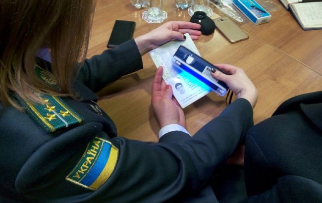 В Борисполе пограничники обнаружили поддельные паспорта у пятерых граждан Ирана