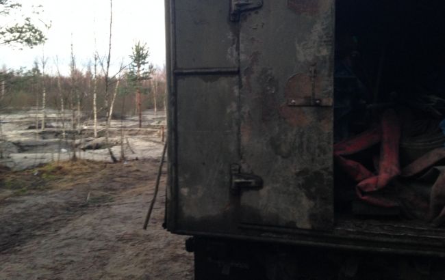 У Житомирській області прикордонники затримали 9 копачів бурштину