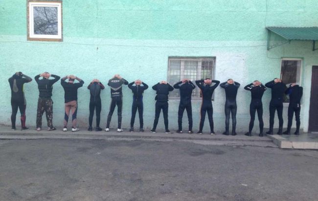 На кордоні з Румунією прикордонники затримали 14 контрабандистів в гідрокостюмах