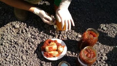 Прикордонники в АТО виявили несподіваний "сюрприз" в банці з варенням