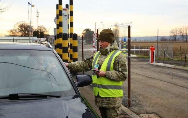 На праздники 2,2 тыс. украинцев пересекли границу в упрощенном режиме