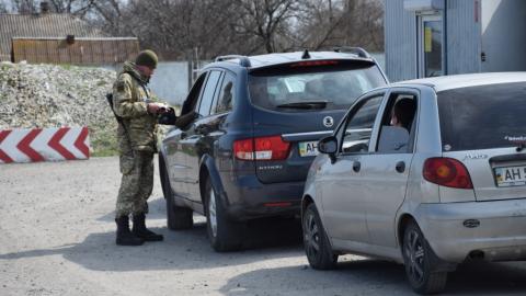 КПВВ на Донбасі за добу перетнули майже 36 тис. осіб