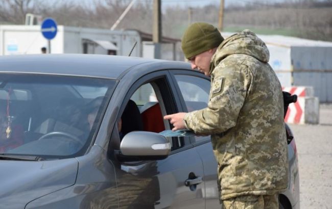 КПВВ на Донбассе за сутки пересекли более 20 тыс. человек