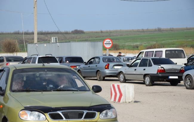 КПВВ на Донбасі за добу перетнули понад 21 тис. осіб