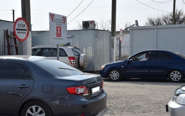 КПВВ на Донбасі за добу перетнули понад 42 тис. осіб