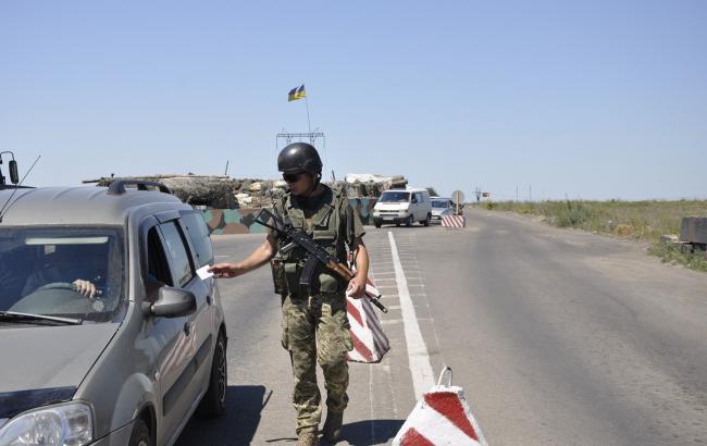 Пункты пропуска на Донбассе за сутки пересекли более 37 тыс. человек