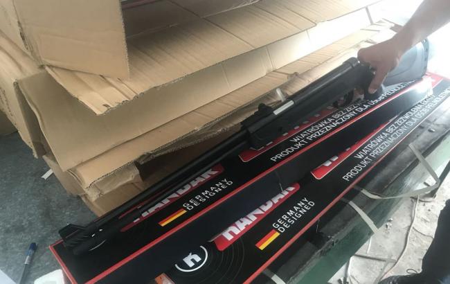 На кордоні з Польщею виявили пневматичні гвинтівки з патронами