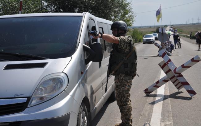 На Донбасі різко зріс пасажирський потік через пункти пропуску