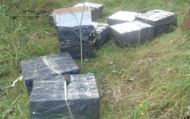 Пограничники задержали украинцев, которые несли 5 тыс. пачек сигарет из Беларуси