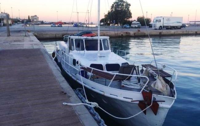 У Середземному морі затримали українську яхту з нелегальними мігрантами