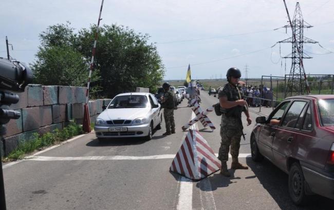 Линию разграничения за сутки пересекли более 49 тыс. жителей Донбасса