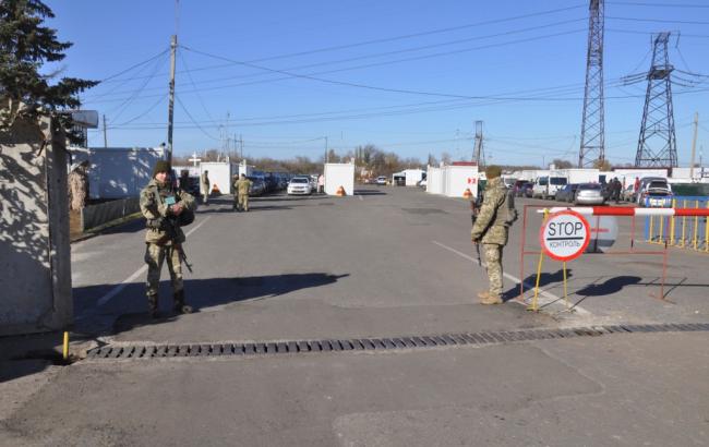 Пункты пропуска на Донбассе за сутки пересекли почти 35 тыс. человек