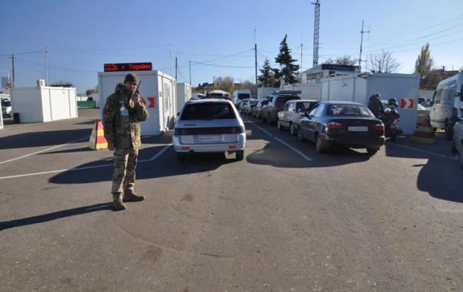 Держприкордонслужба заявляє про зростання потоку через КПВВ на Донбасі