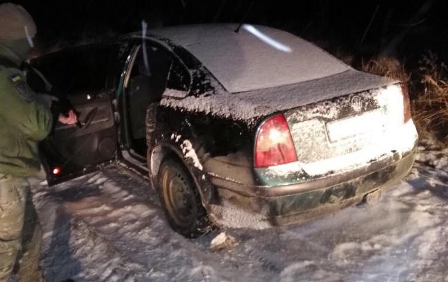 У Чернівецькій області зі стріляниною затримали контрабандистів