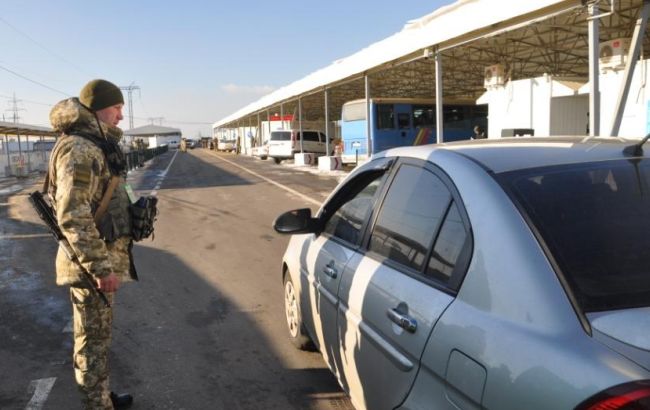 Пункты пропуска на Донбассе за сутки пересекли более 37 тыс. человек
