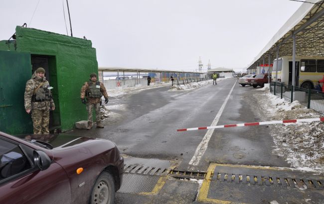 Пункты пропуска на Донбассе за сутки пересекли более 30 тыс. человек