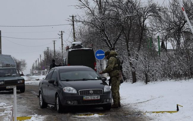 Пункты пропуска на Донбассе за сутки пересекли почти 33 тыс. человек