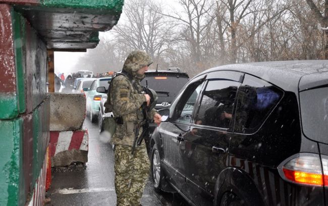 Пункты пропуска на Донбассе за сутки пересекли почти 39 тыс. человек