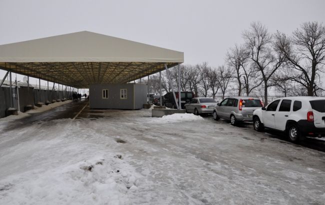 Пункты пропуска на Донбассе за сутки пересекли более 40 тыс. человек       