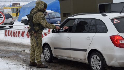 Пункти пропуску на Донбасі за добу перетнули 42 тис. осіб