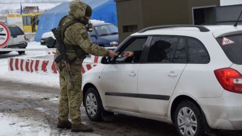 Пункти пропуску на Донбасі за добу перетнули 38 тис. осіб