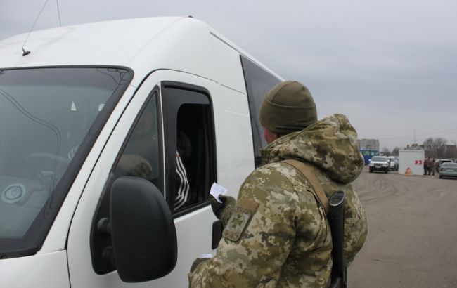 Пункты пропуска на Донбассе за сутки пересекли почти 37 тыс. человек