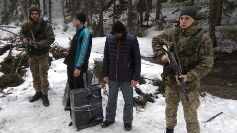 На границе с Румынией пограничники помешали 2 попыткам контрабанды сигарет