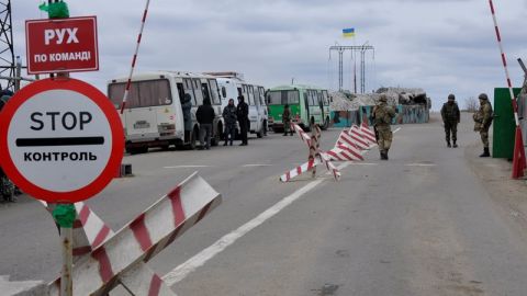 Пункты пропуска на Донбассе за сутки пересекли почти 40 тыс. человек