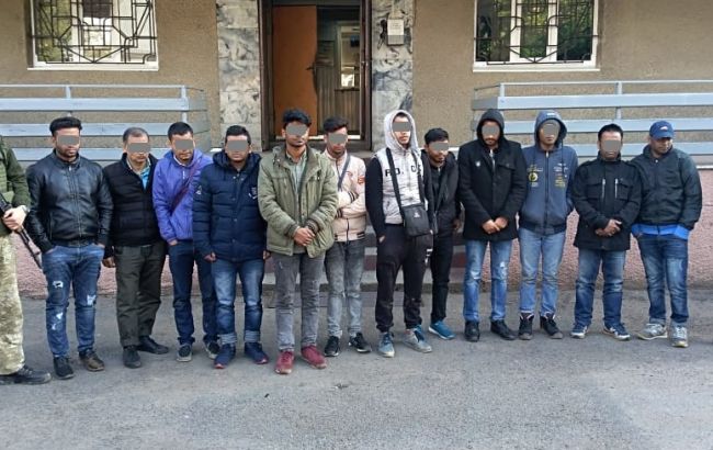 Пограничники задержали почти 20 нелегальных мигрантов