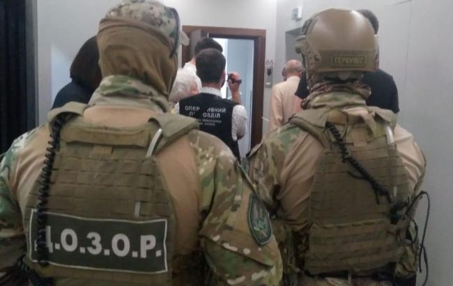 В Київській обл. провели масові обшуки у справі фальсифікації ліків для онкохворих