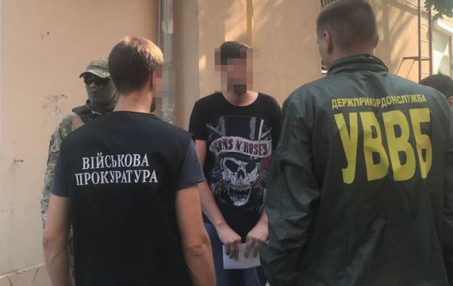 В Одеській обл. затримали прикордонника за поширення наркотиків