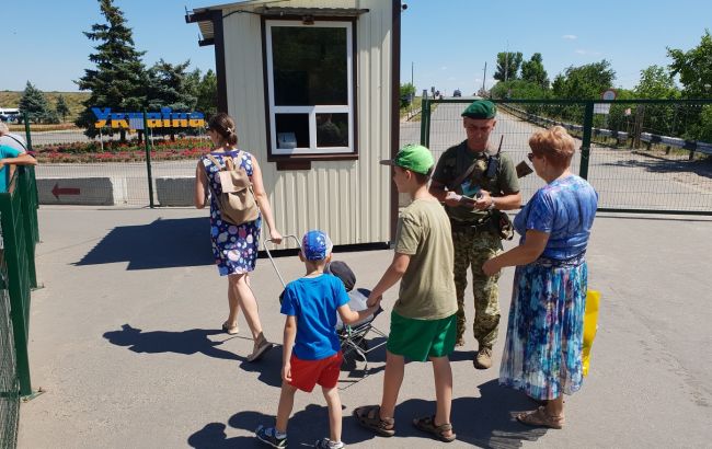В Украине изменили порядок пересечения КПВВ на Донбассе